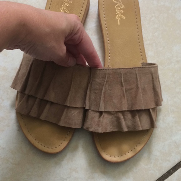 Ruffle slides - Picture 4 of 4